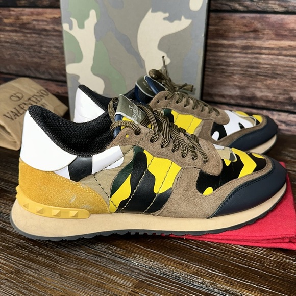 Valentino Mens Rockrunner in Yellow Camo! Size 42(9). In Great Condition! - Picture 5 of 12